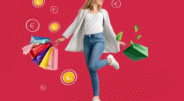 Donna felice con borse della spesa colorate, monete euro e foglie verdi. Il fast fashion pro e contro: convenienza vs impatto ambientale.