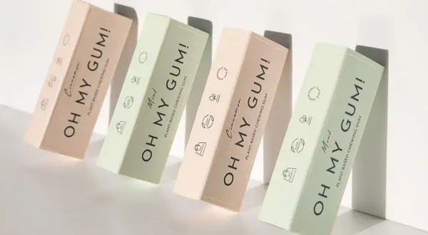 Scatole di gomma da masticare "Oh My Gum!" in tonalità pastello. La gomma da masticare è biodegradabile, un'ottima scelta per l'ambiente.